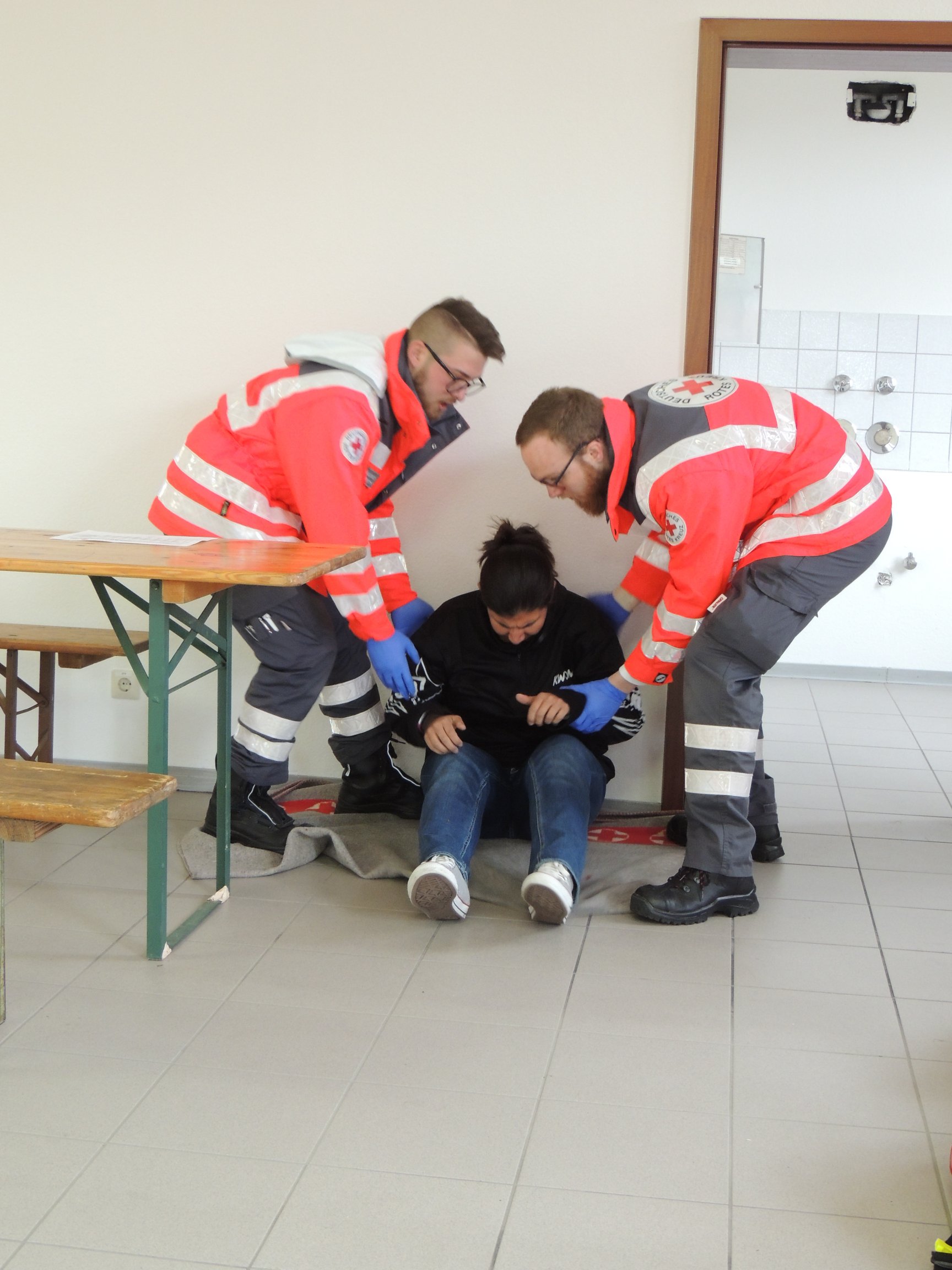 Treffen man wie um pulsadern zu tief die muss schneiden Ist Ritzen